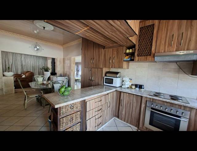 4 BEDROOM HOUSE FOR SALE IN BOOYSENS